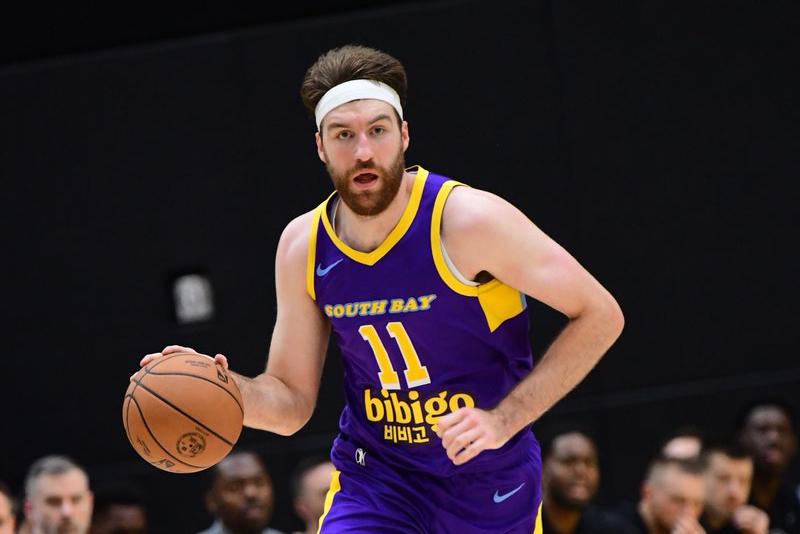 dieu-kien-dac-biet-di-kem-ban-hop-dong-cua-tan-binh-lakers-21