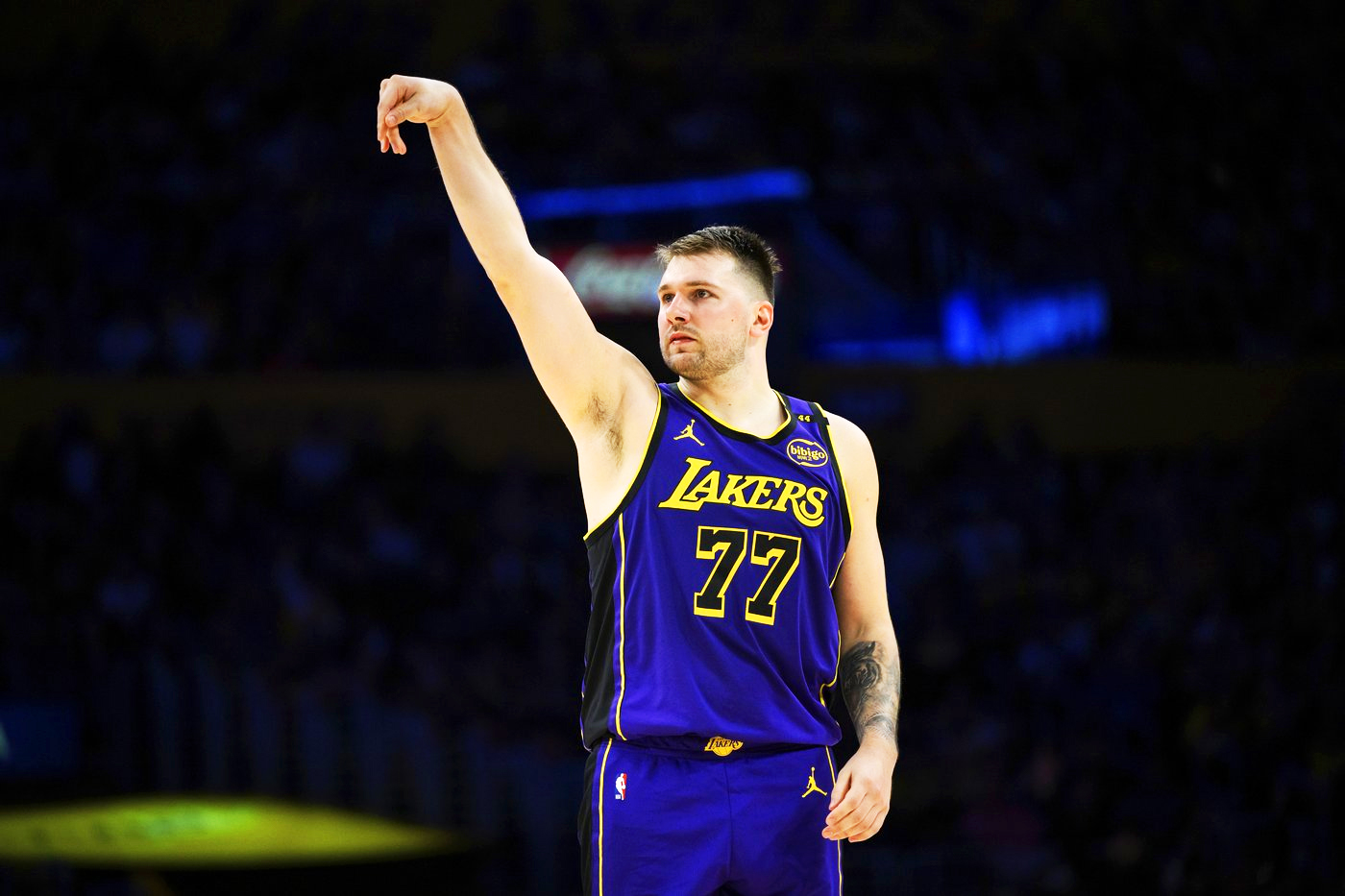 luka-doncic-lieu-co-con-buon-vi-bi-dallas-mavericks-phan-boi-2