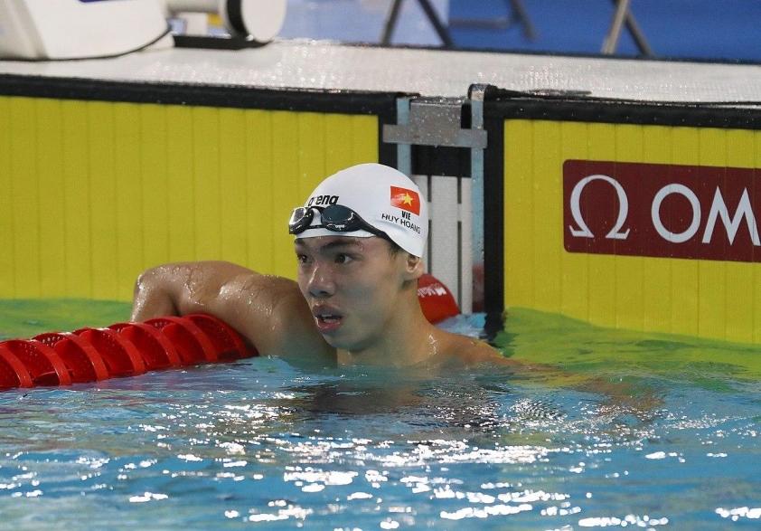 1200px-2018-10-07_swimming_boys_400_m_freestyle_final_at_2018_summer_youth_olympics_martin_rulsch_36-68db3a43a5963