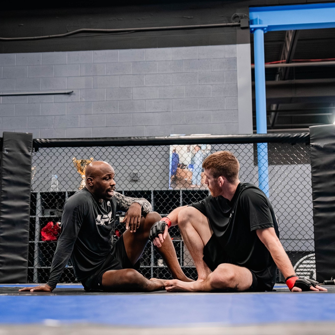 cory-sandhagen-chap-nhan-mau-me-ngo-ngan-de-tranh-dai-o-ufc-320-3